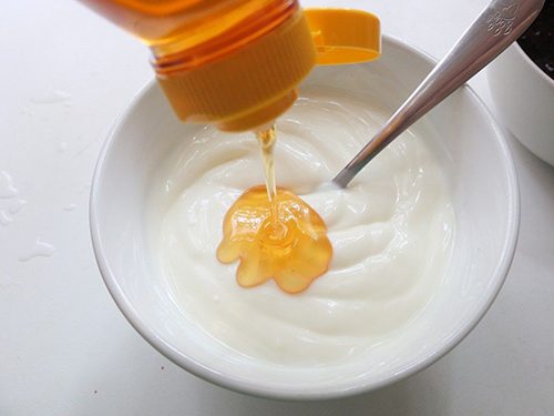 Cách dưỡng ẩm cho da khô từ mật ong vô cùng hiệu quả